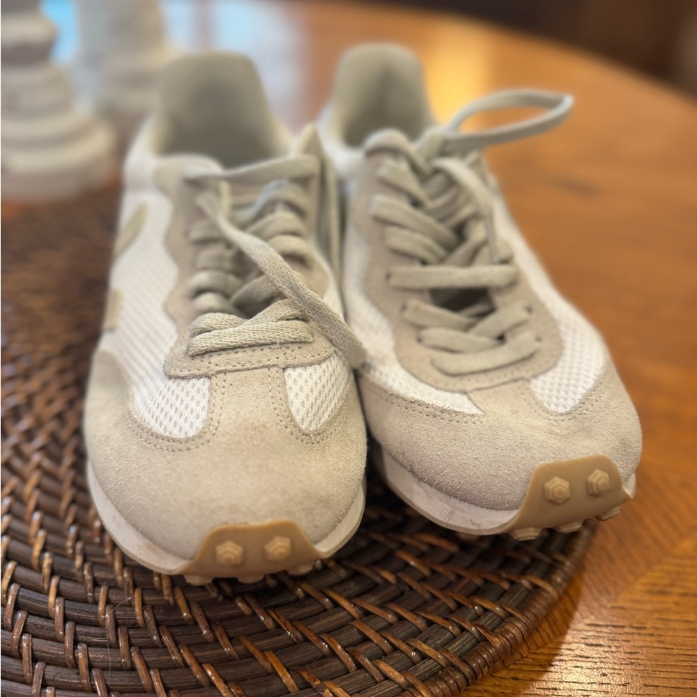 Veja Women's White and Tan Sneakers - Picture 6 of 6
